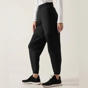 NEW Athleta Get Set Hybrid Joggers Size Medium Black Casual Athleisure